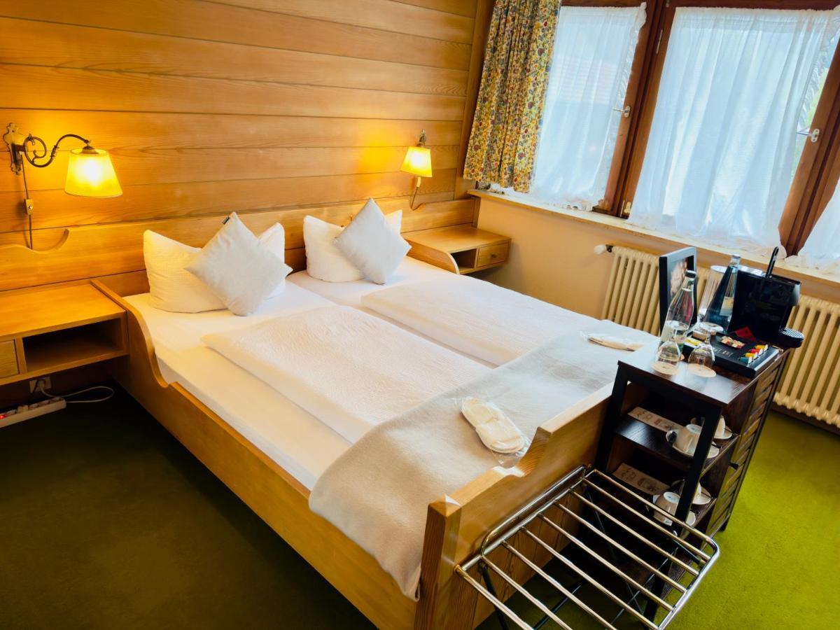 Hotel Restaurant Adler Stube Münstertal Exterior foto